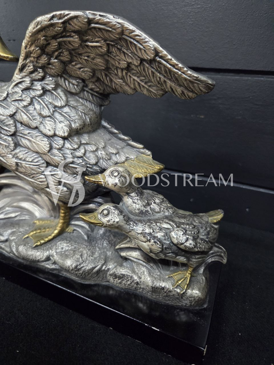 Часы настольные/каминные со скульптурой Утка