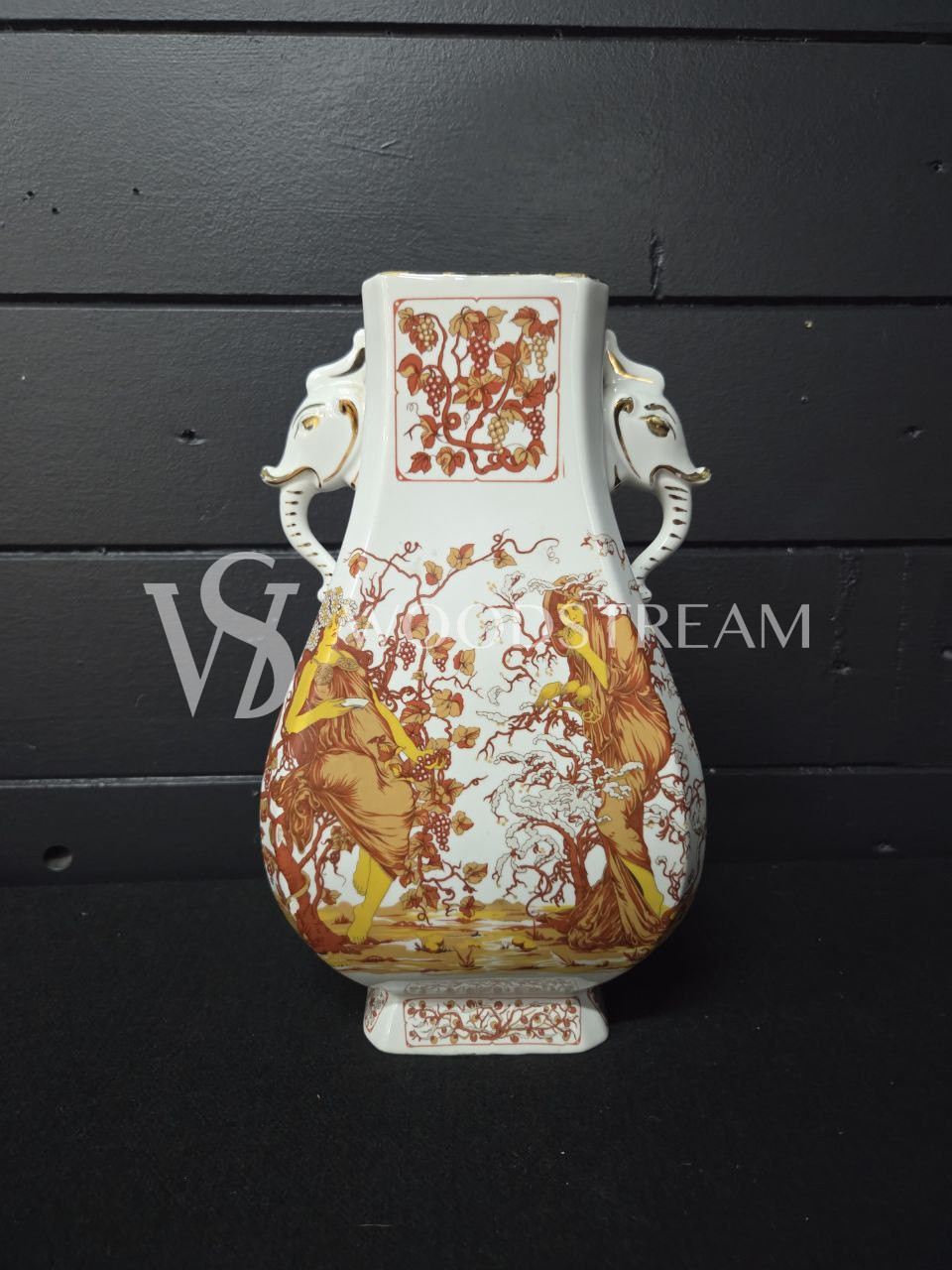 Ваза в восточном стиле