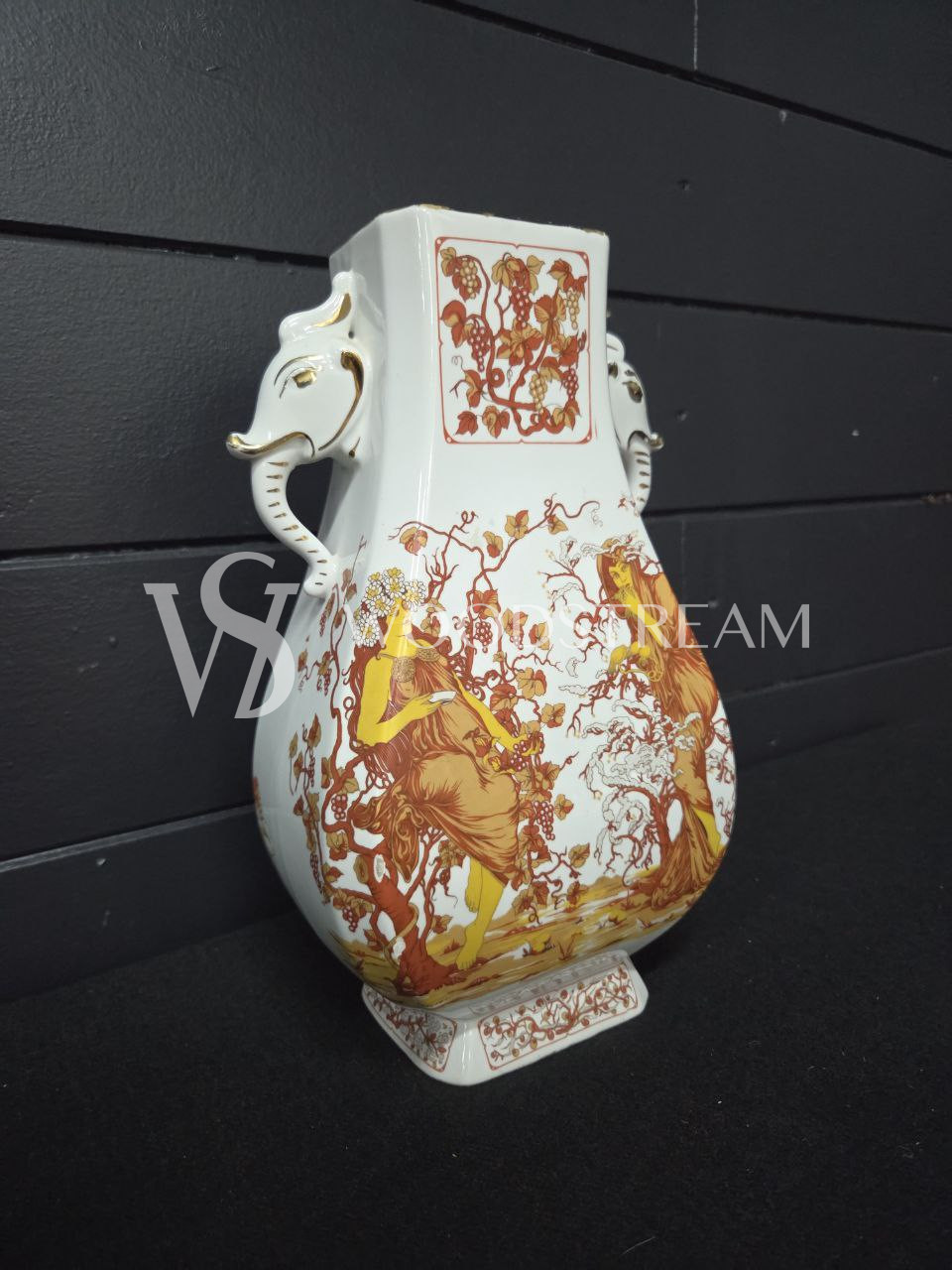 Ваза в восточном стиле