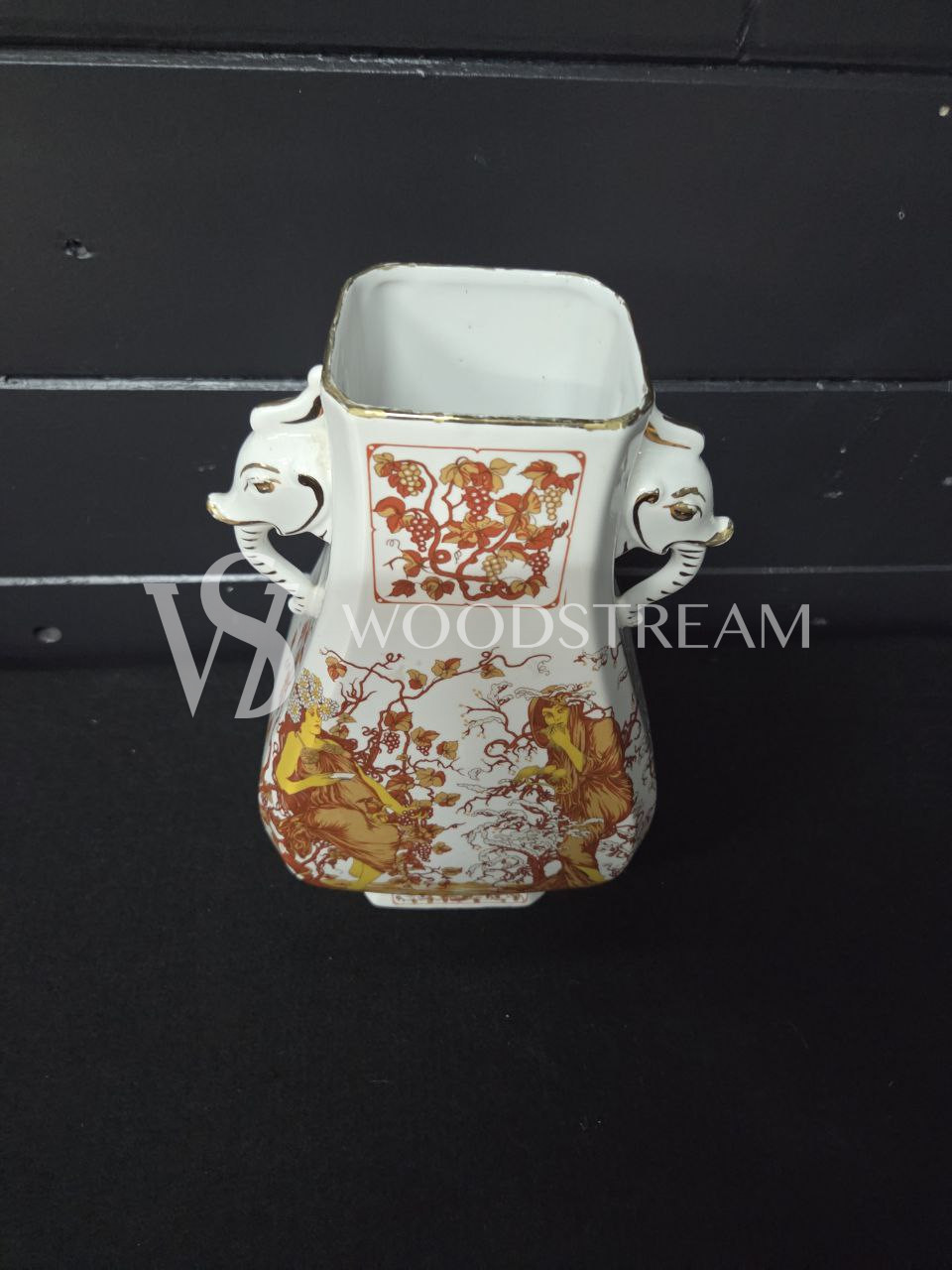 Ваза в восточном стиле