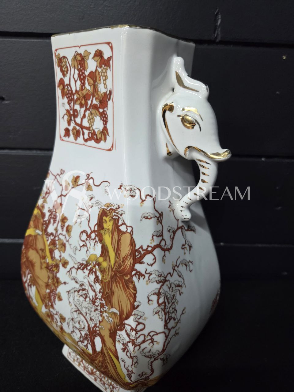 Ваза в восточном стиле