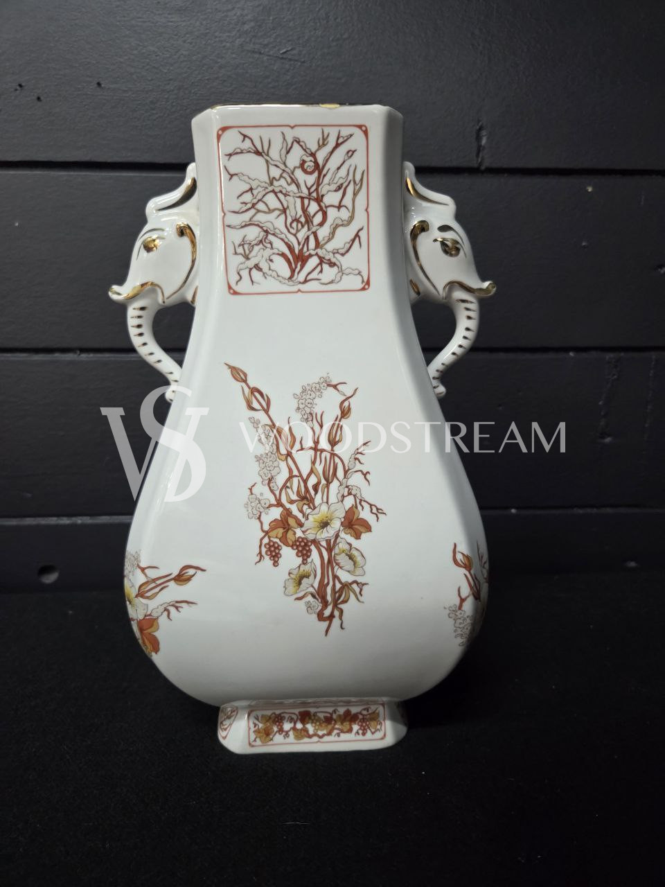 Ваза в восточном стиле