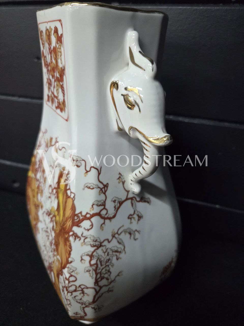 Ваза в восточном стиле