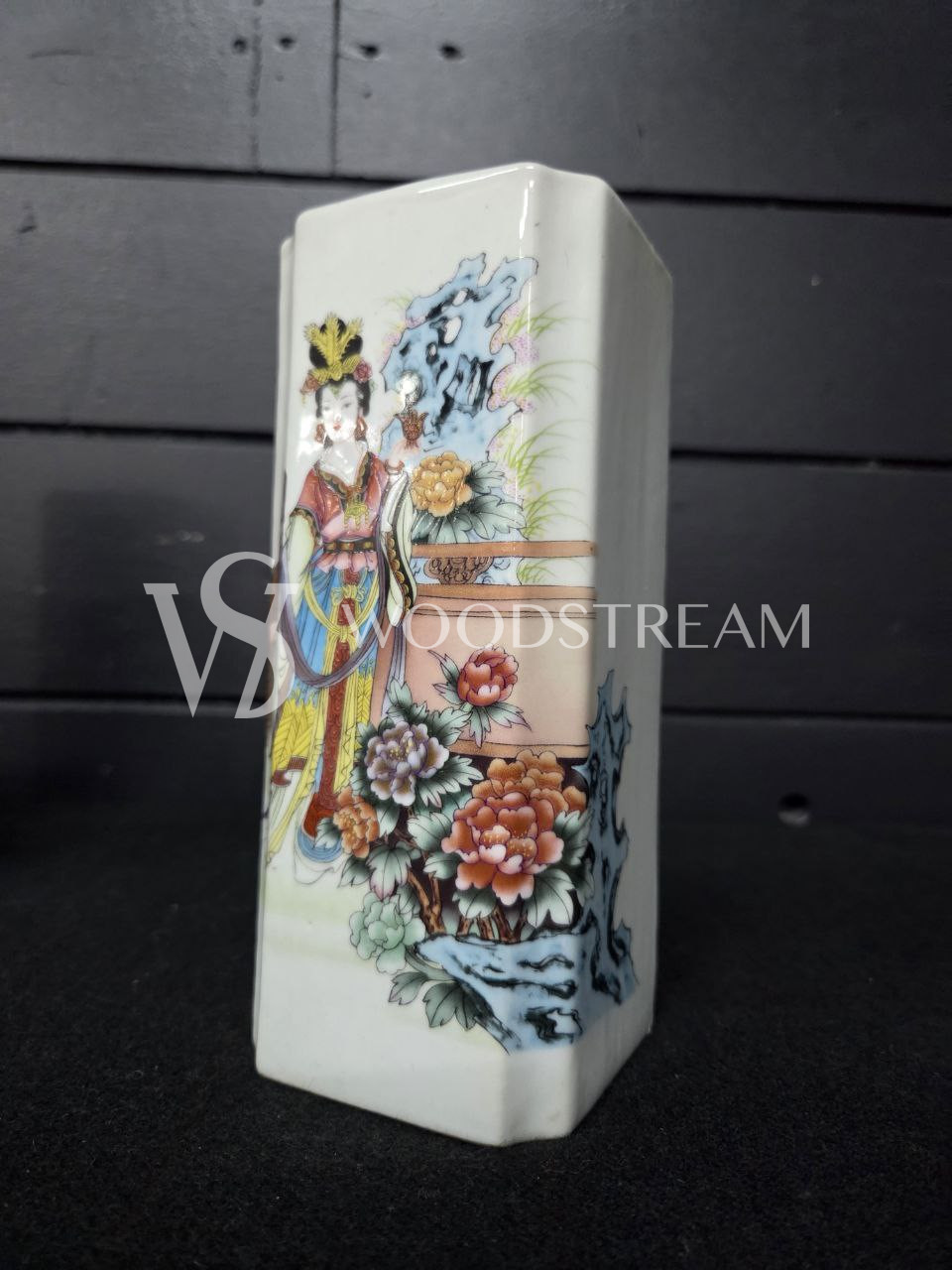 Ваза в стиле шинуазри 2 штуки