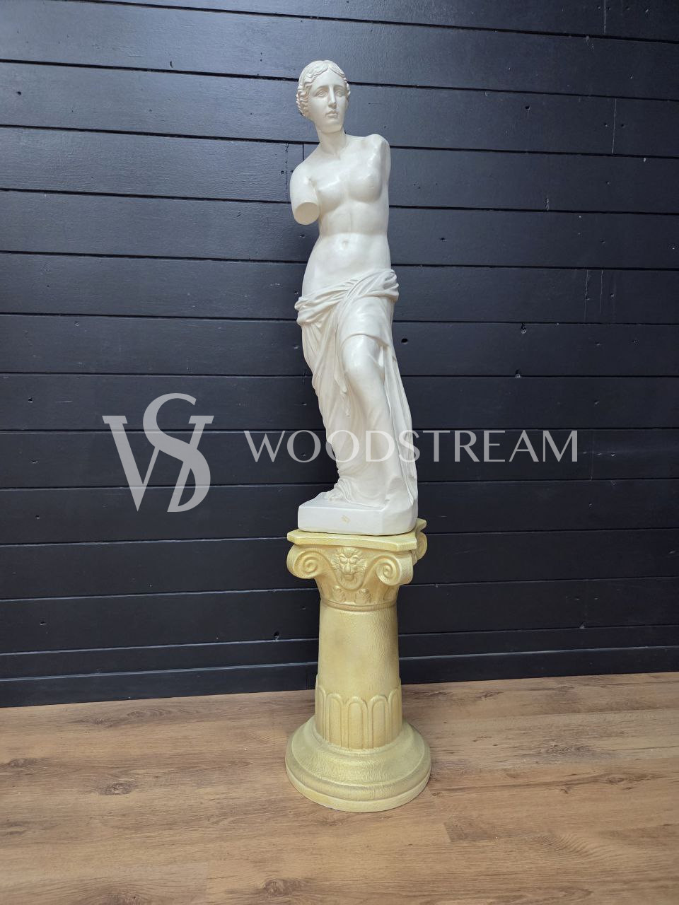 Статуя/Скульптура на постаменте Девушка/Венера