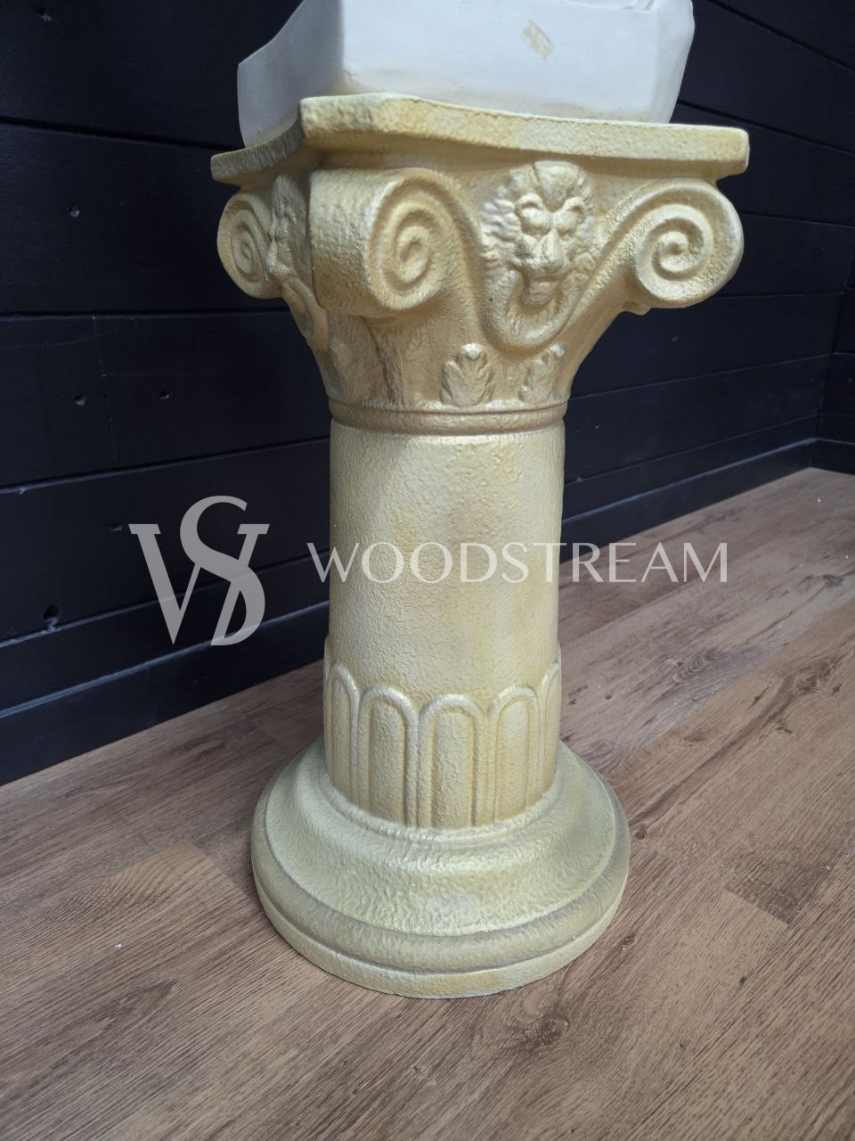 Статуя/Скульптура на постаменте Девушка/Венера