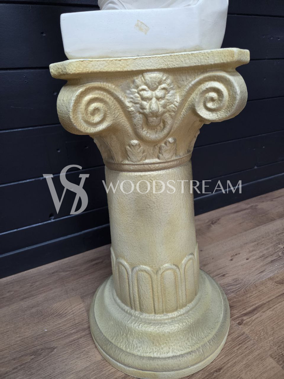 Статуя/Скульптура на постаменте Девушка/Венера