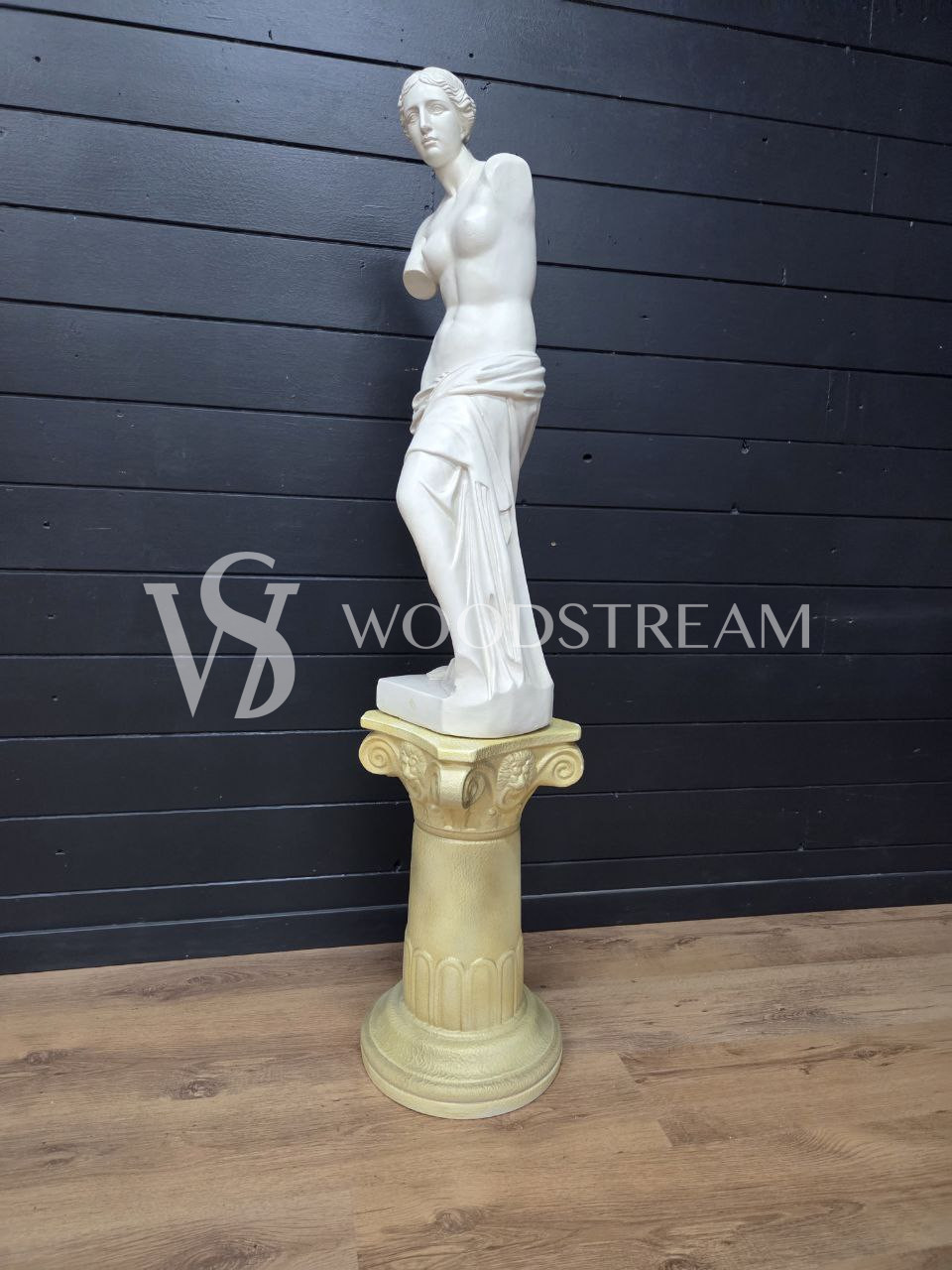 Статуя/Скульптура на постаменте Девушка/Венера