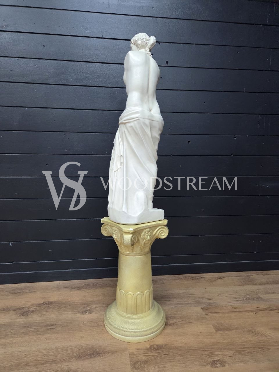 Статуя/Скульптура на постаменте Девушка/Венера