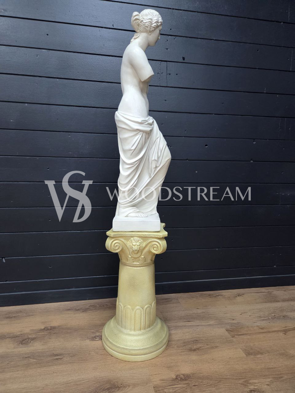 Статуя/Скульптура на постаменте Девушка/Венера