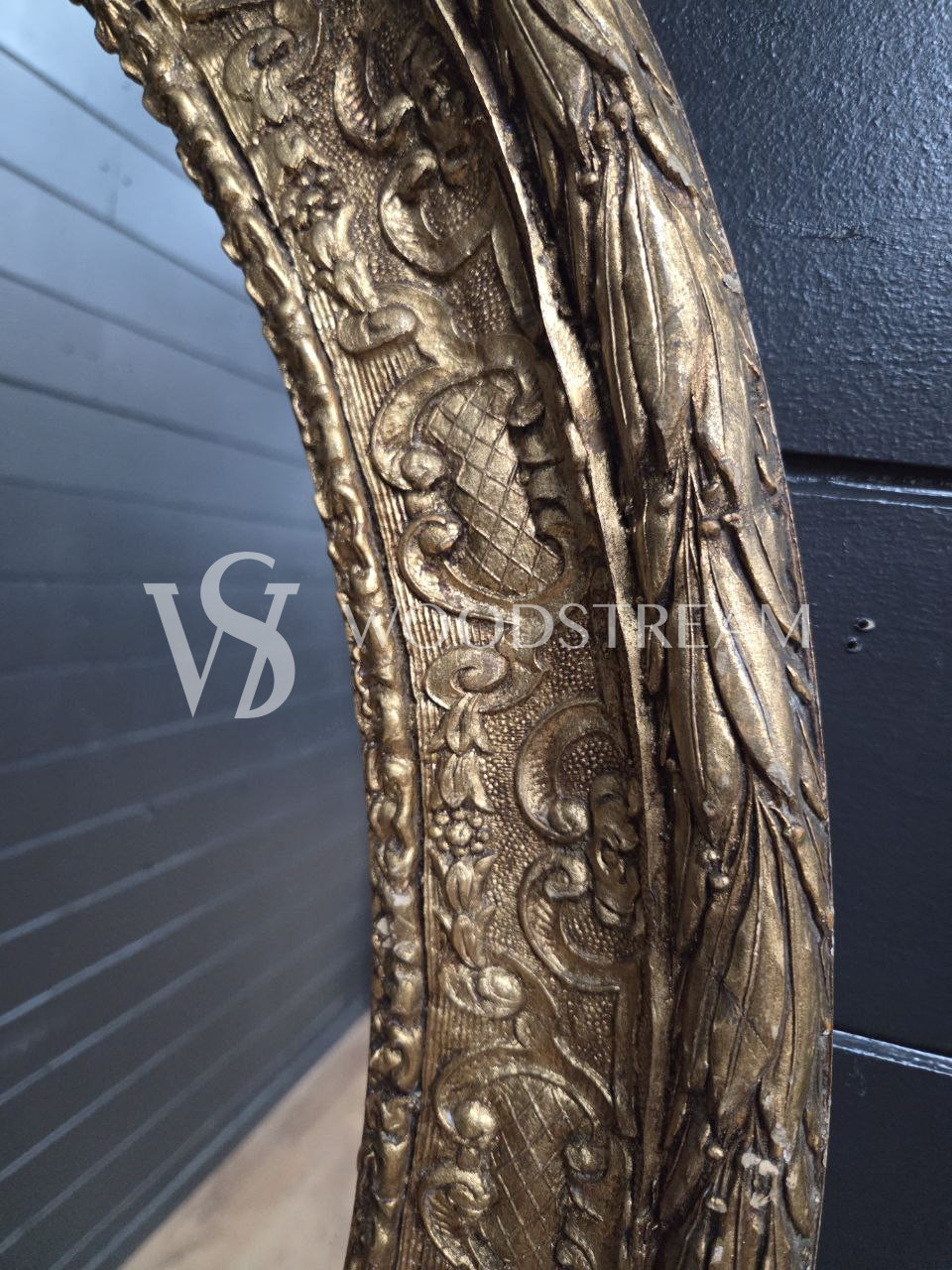 Зеркало настенное в стиле барокко