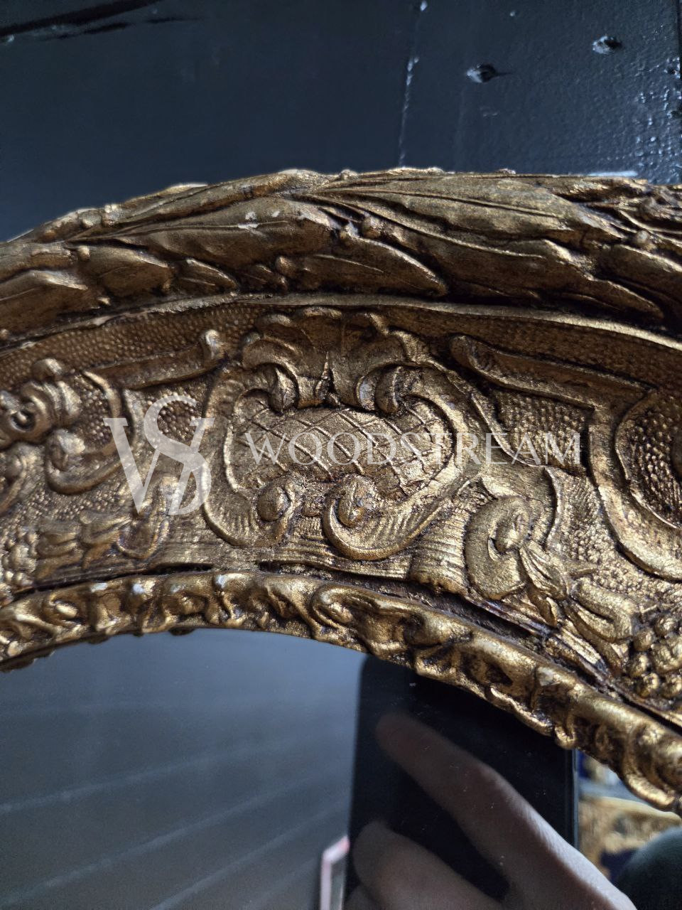 Зеркало настенное в стиле барокко