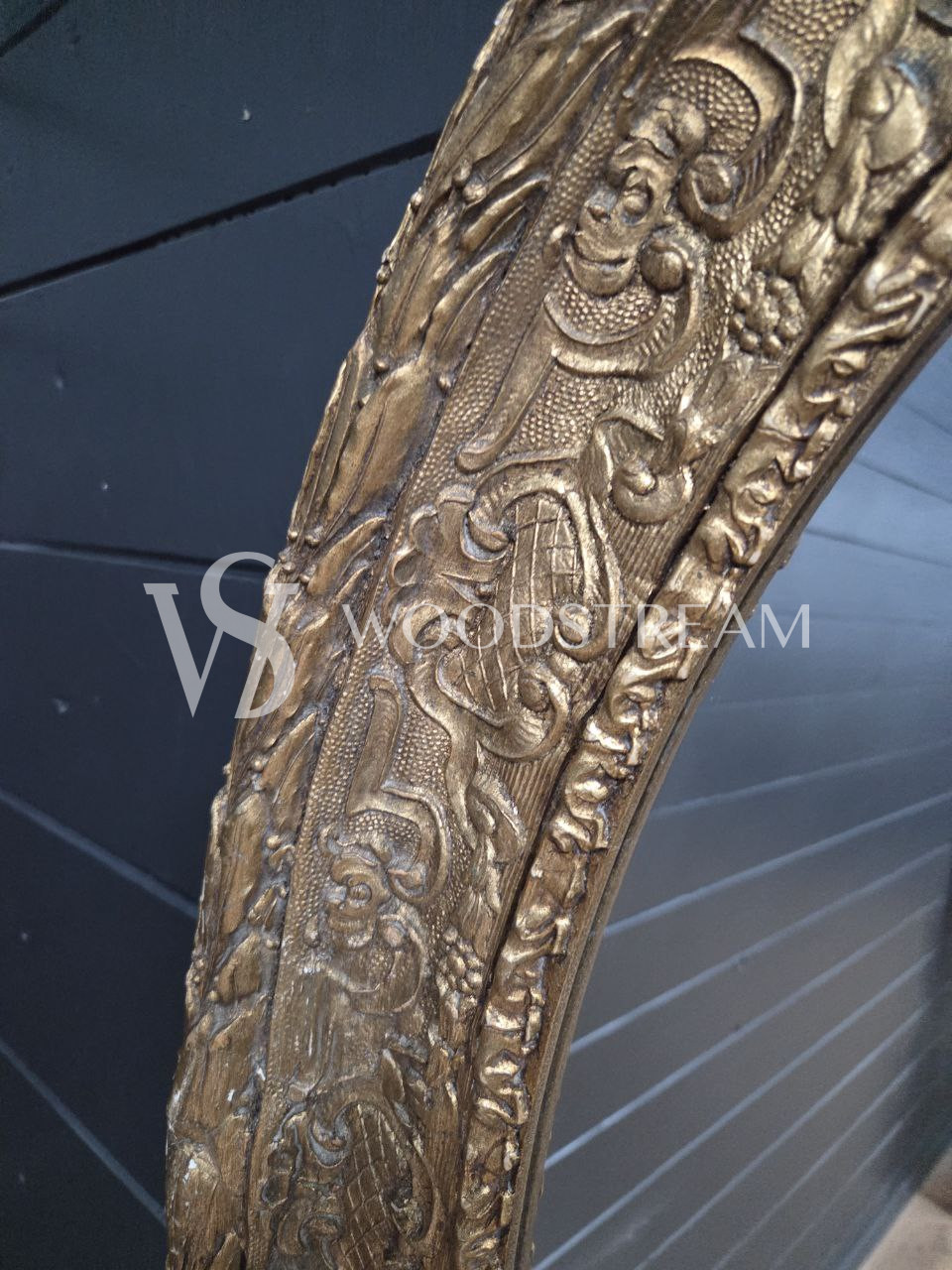 Зеркало настенное в стиле барокко