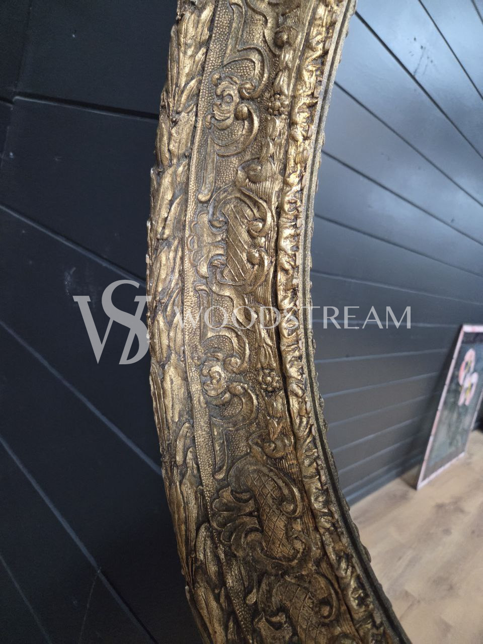 Зеркало настенное в стиле барокко