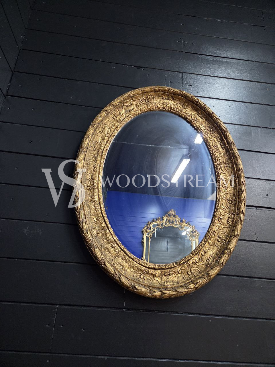 Зеркало настенное в стиле барокко