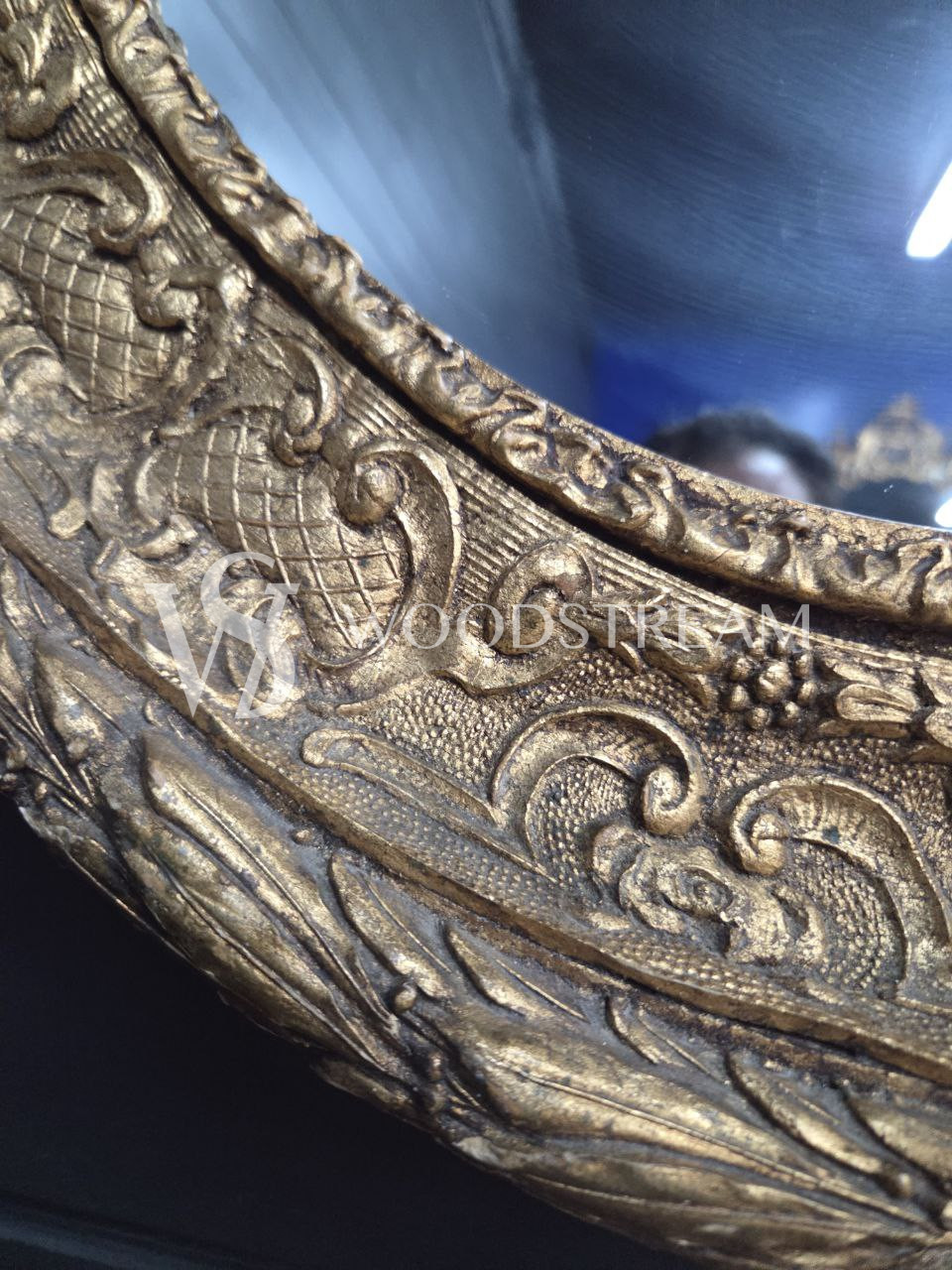 Зеркало настенное в стиле барокко