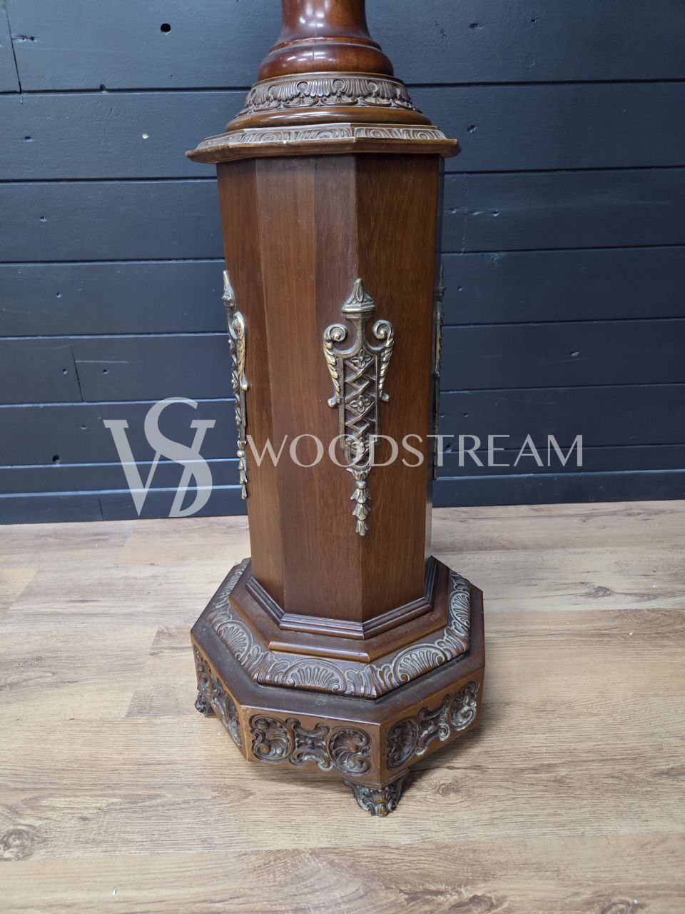 Вешалка напольная в стиле ампир