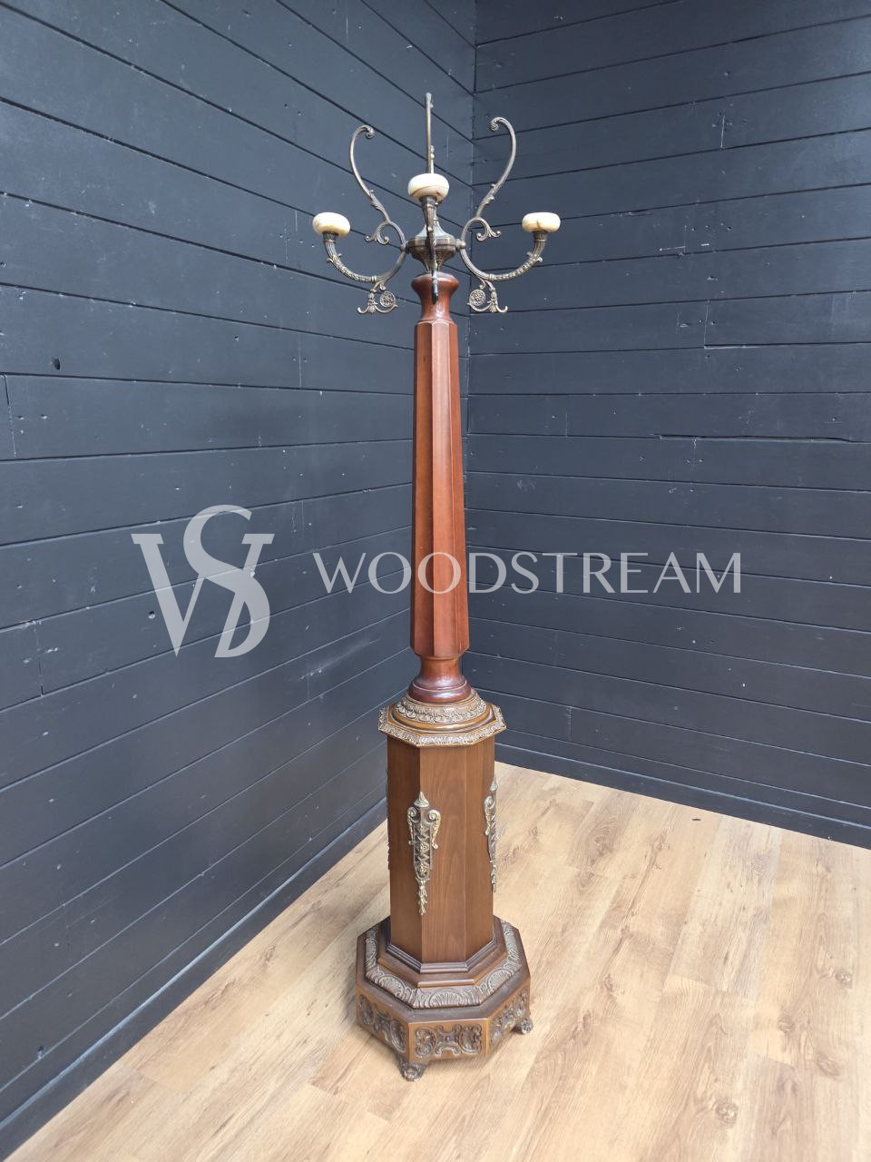 Вешалка напольная в стиле ампир