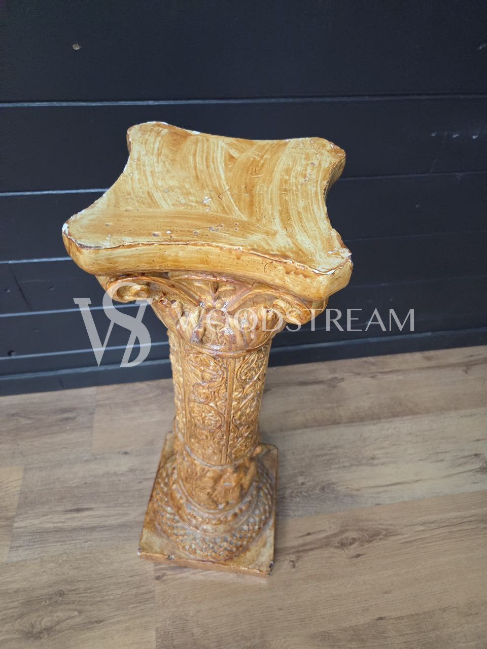 Постамент/Подставка/Колонна в античном стиле