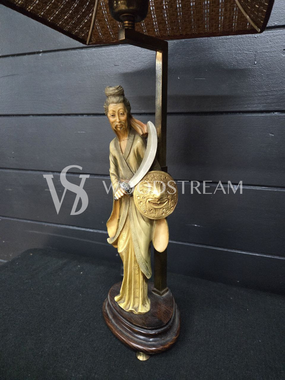 Лампа настольная со скульптурой в стиле шинуазри 2 штуки