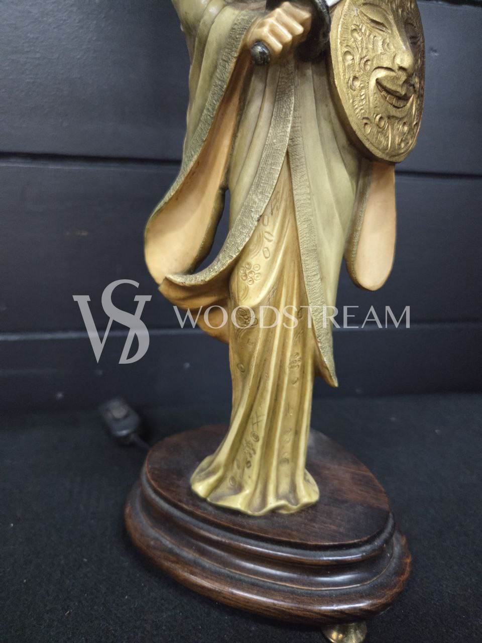 Лампа настольная со скульптурой в стиле шинуазри 2 штуки