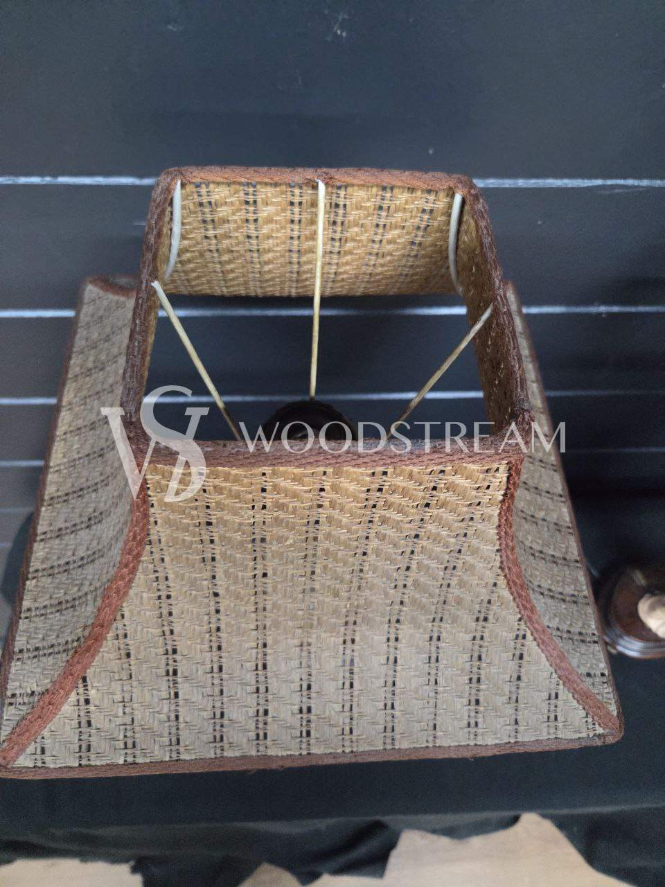 Лампа настольная со скульптурой в стиле шинуазри 2 штуки