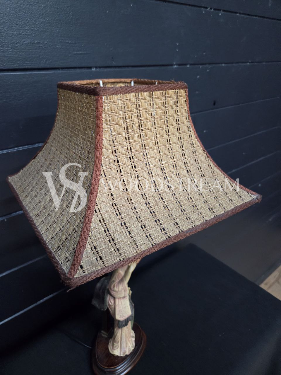 Лампа настольная со скульптурой в стиле шинуазри 2 штуки