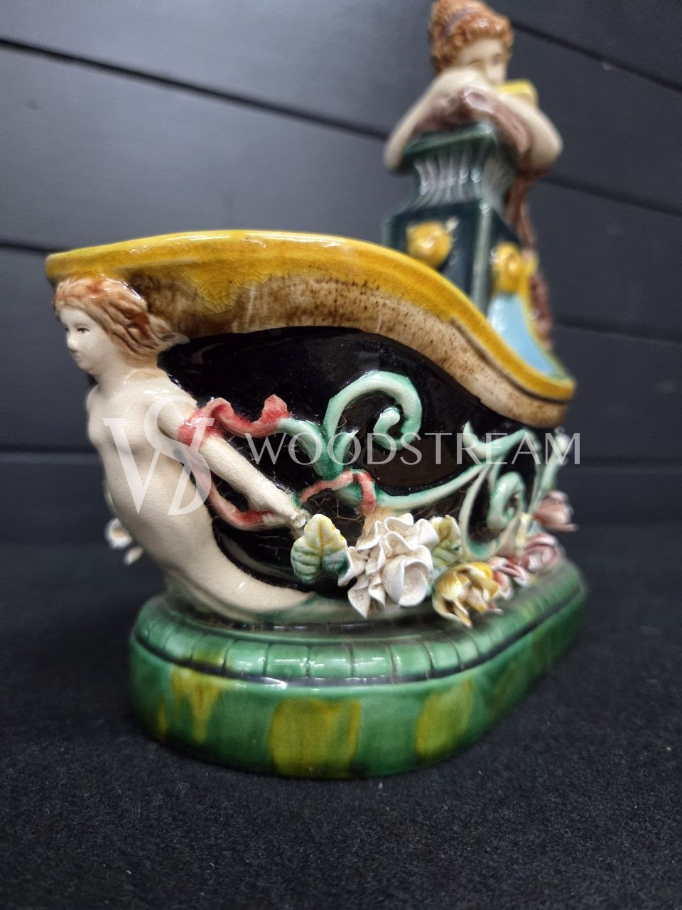 Ваза/Чаша со скульптурой Девушки в стиле венецианского барокко