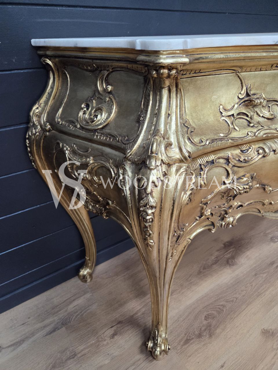 Комод в стиле барокко