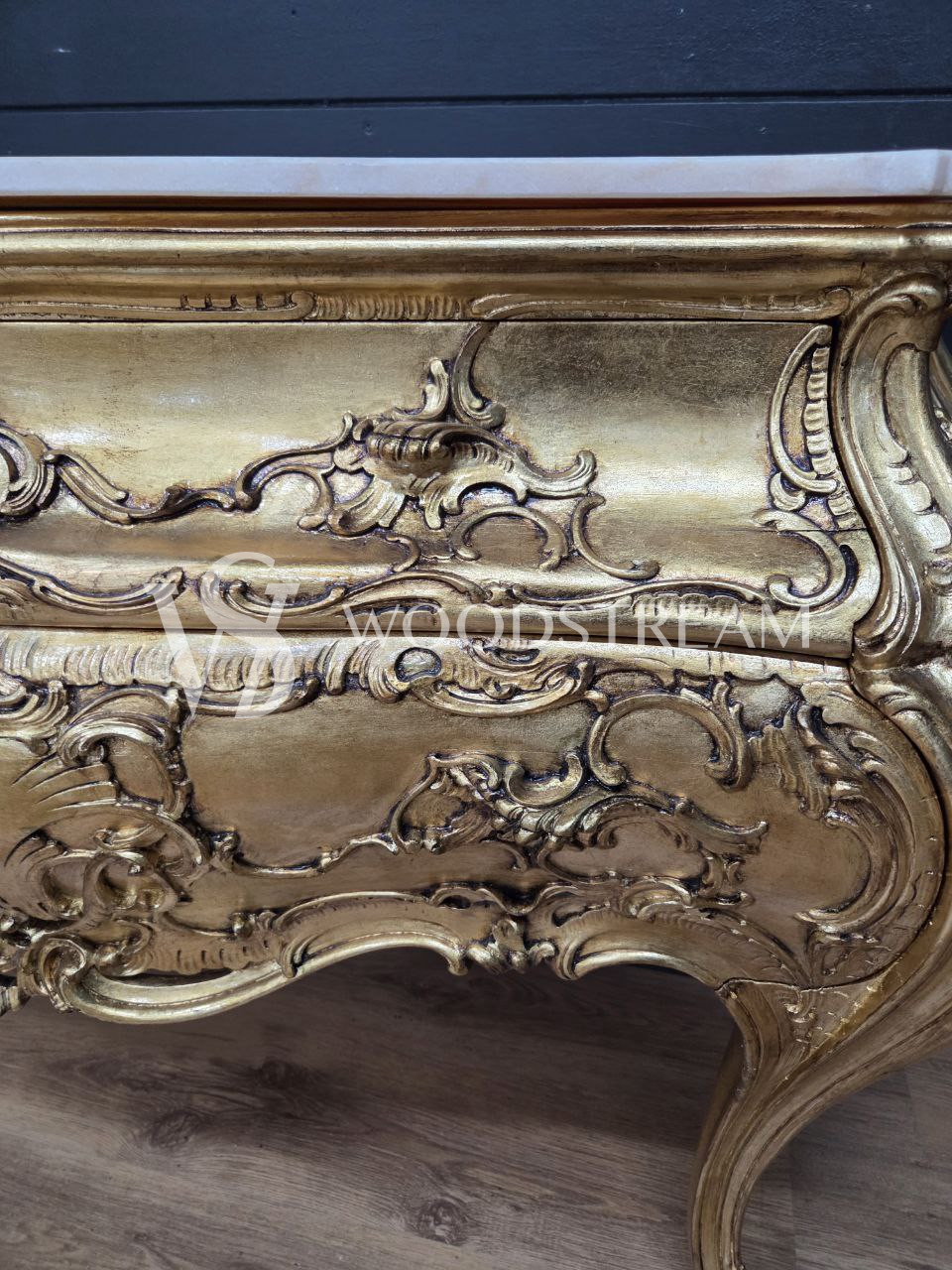 Комод в стиле барокко