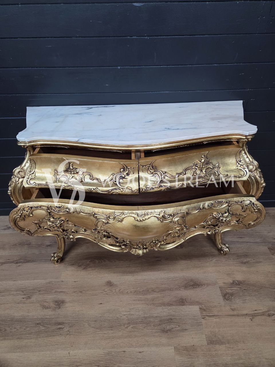 Комод в стиле барокко