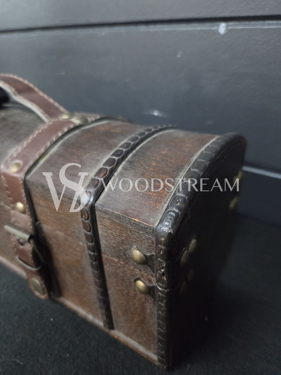 Ящик для вина в форме саквояжа/сундука