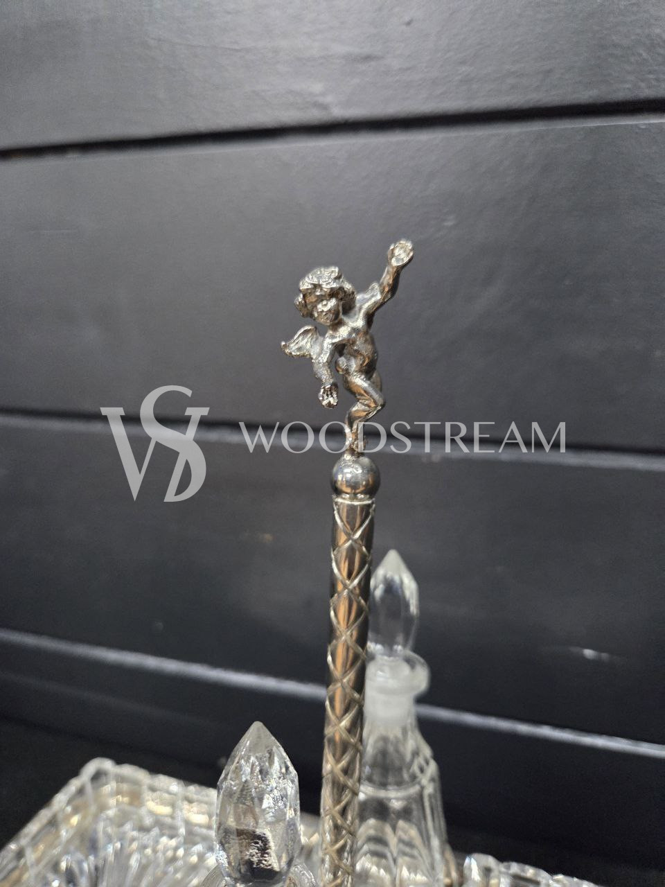 Набор для специй и соусов на подносе