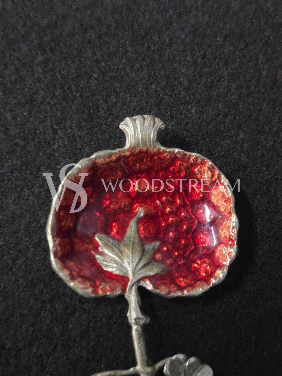 Декоративный элемент/Подставка для украшений/Гранат