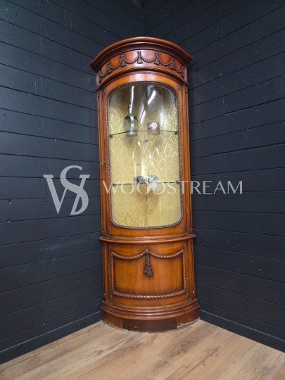 Витрина угловая винтажная