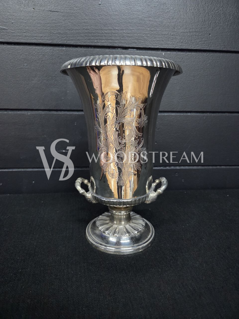 Ведро для охлаждения винных бутылок