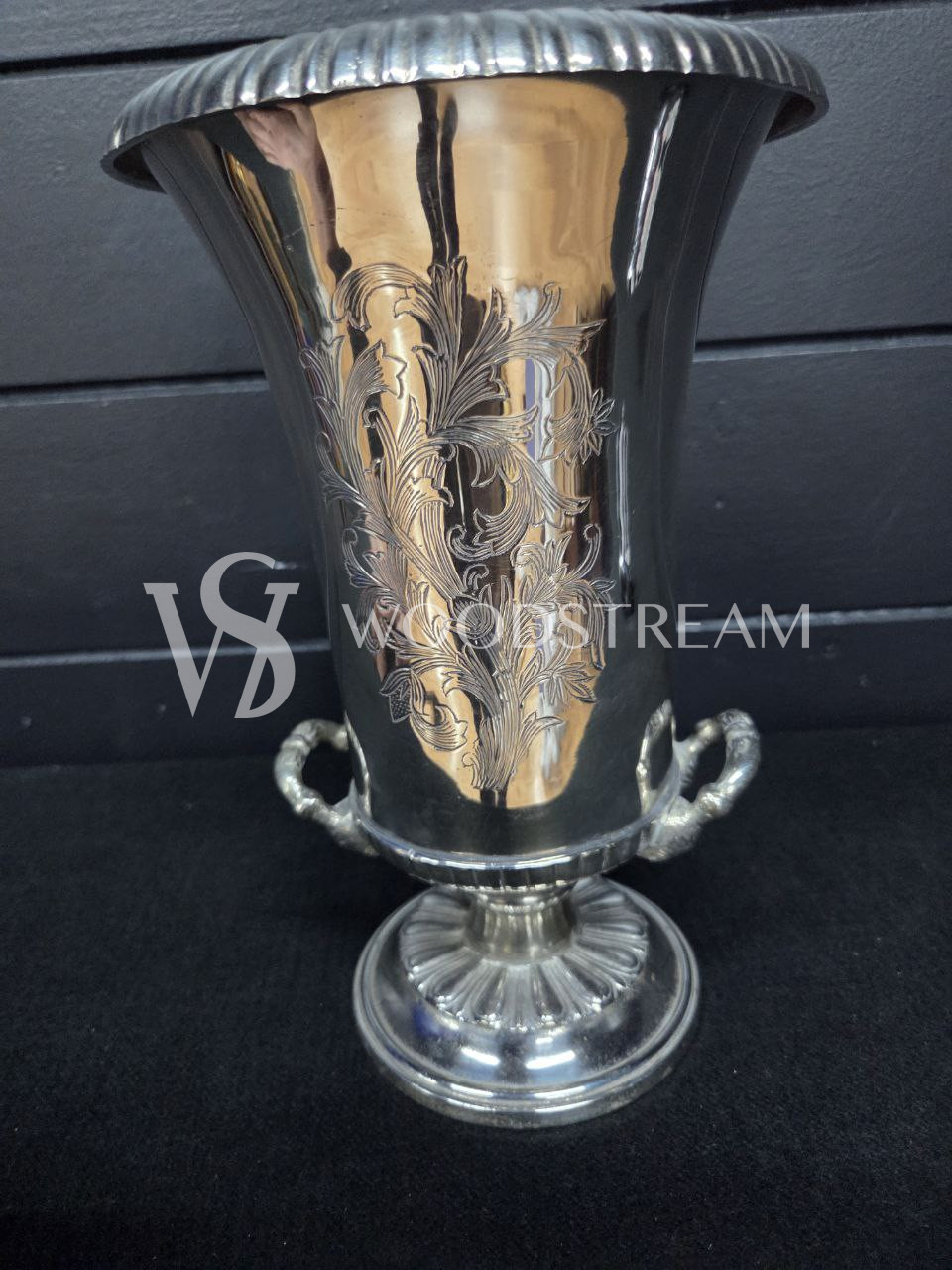 Ведро для охлаждения винных бутылок