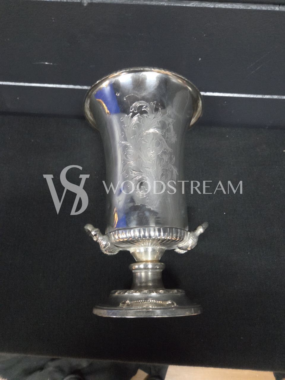 Ведро для охлаждения винных бутылок