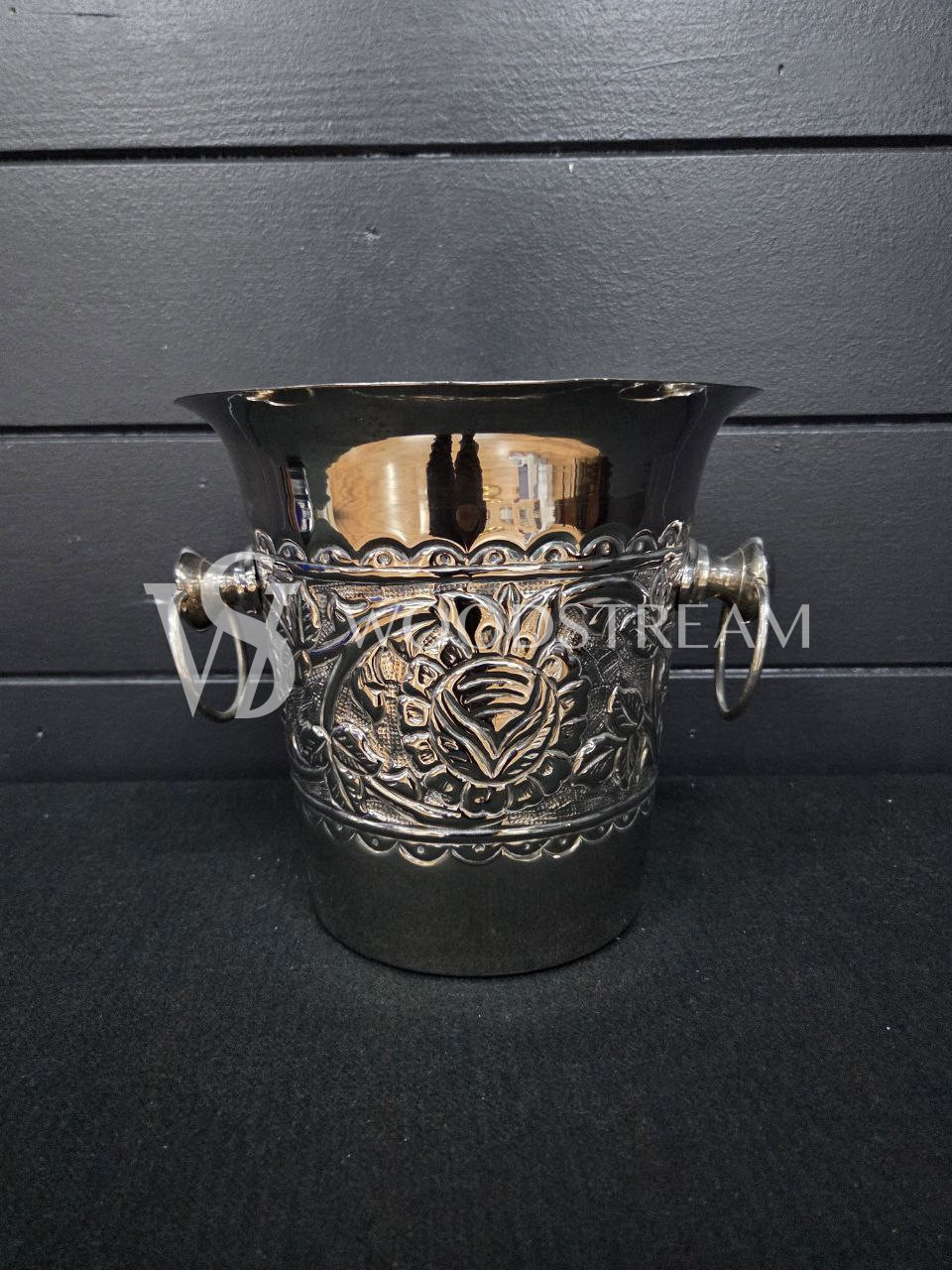 Ведро для охлаждения винных бутылок