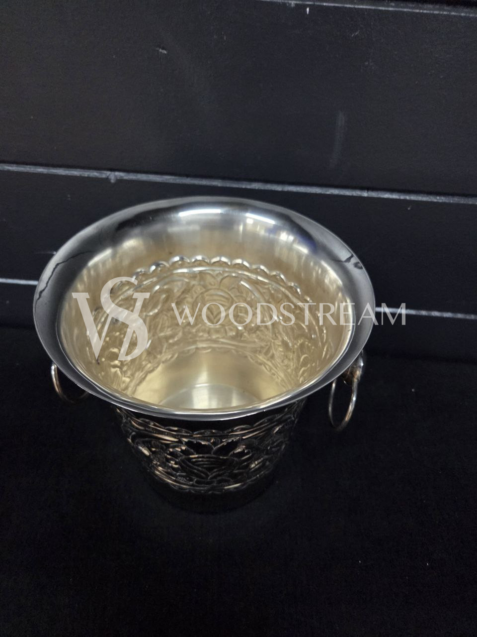 Ведро для охлаждения винных бутылок