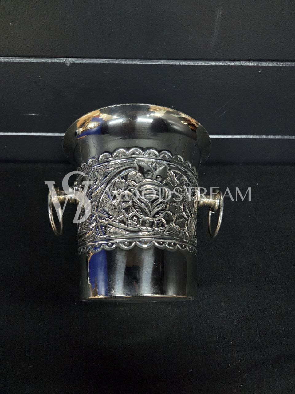 Ведро для охлаждения винных бутылок