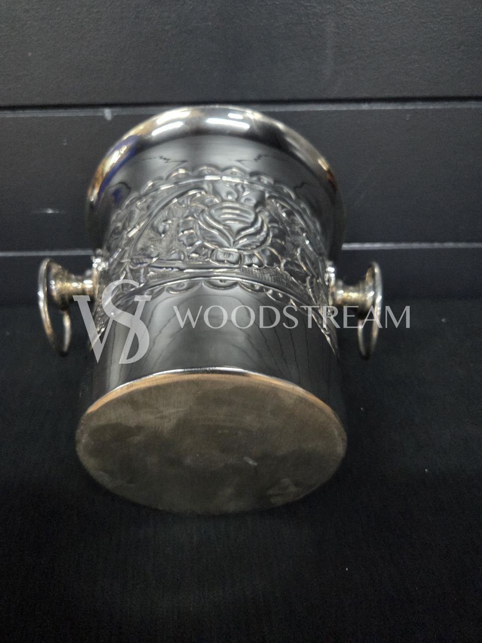 Ведро для охлаждения винных бутылок