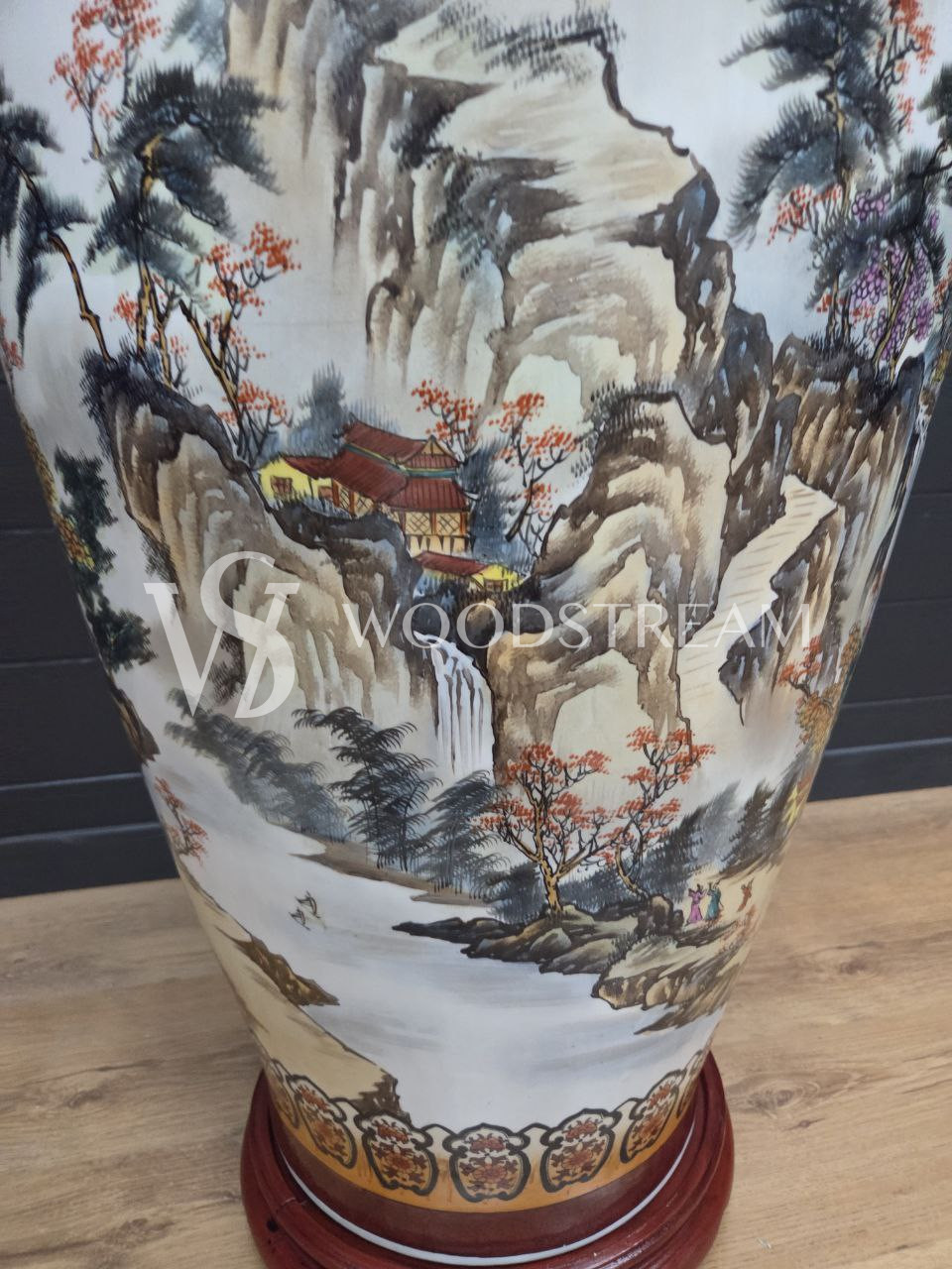 Ваза напольная в стиле шинуазри