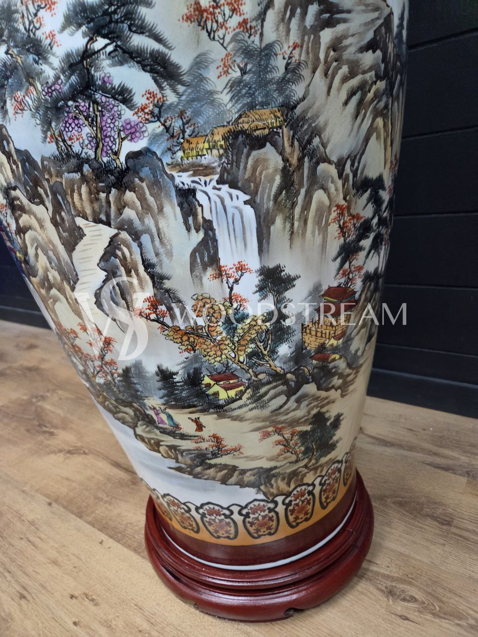 Ваза напольная в стиле шинуазри