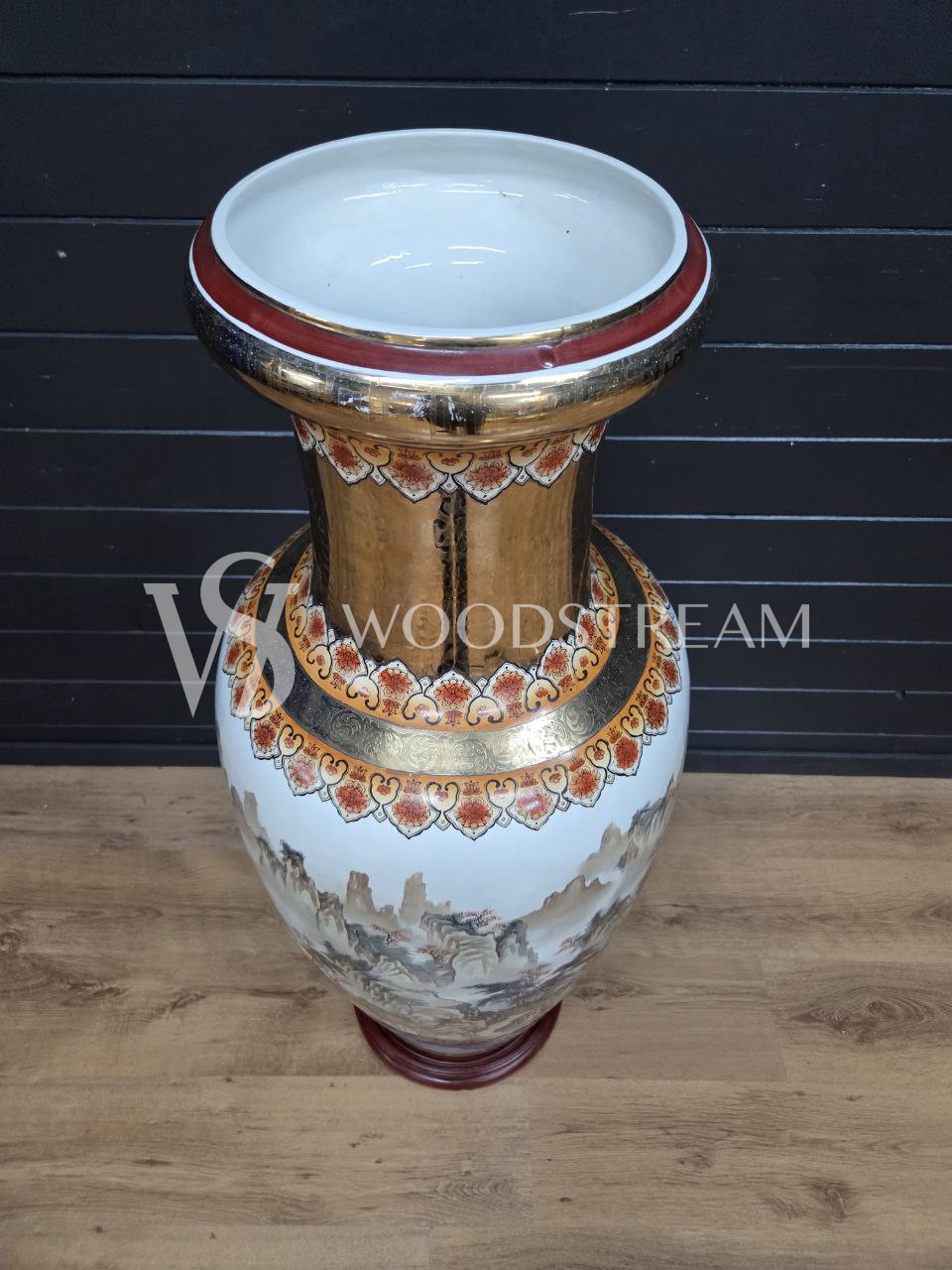 Ваза напольная в стиле шинуазри
