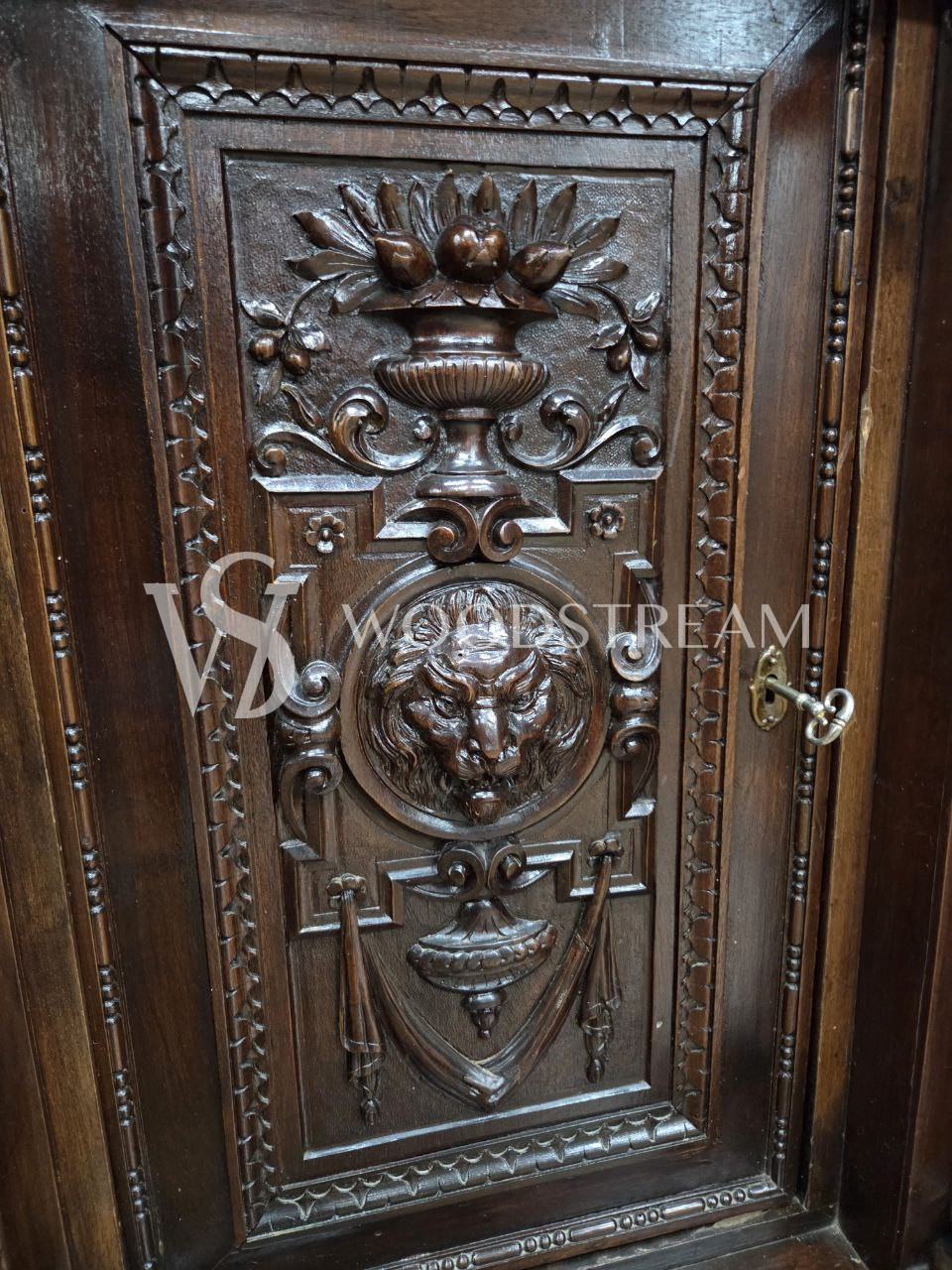 Буфет в стиле ренессанс