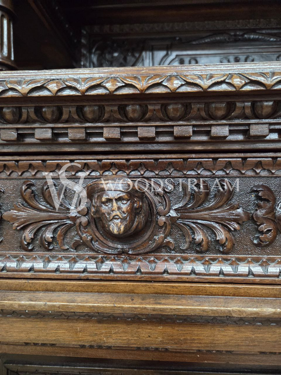 Буфет в стиле ренессанс