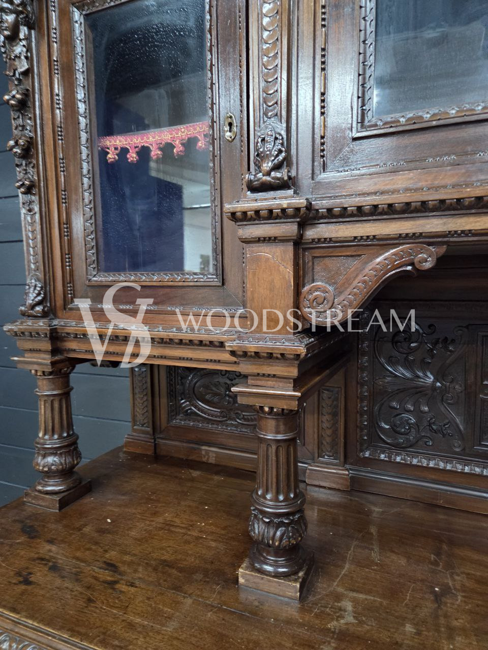 Буфет в стиле ренессанс