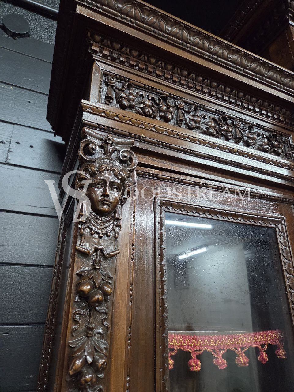 Буфет в стиле ренессанс