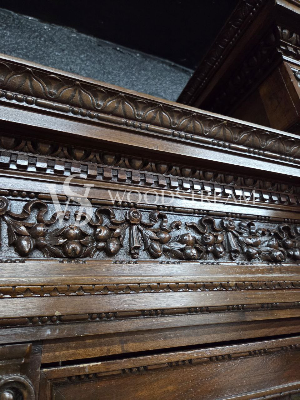 Буфет в стиле ренессанс